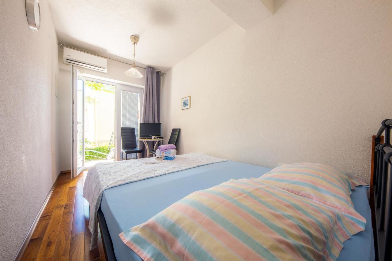 Eco-Apartments With Nice Garden Baška Voda Eksteriør bilde