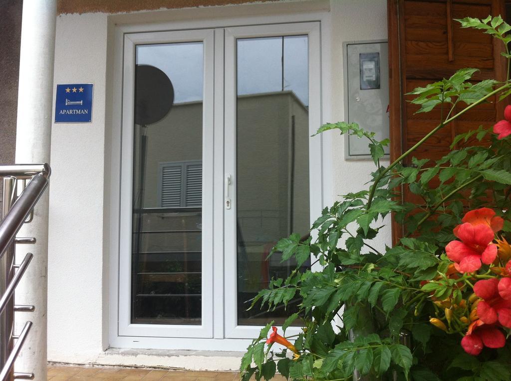 Eco-Apartments With Nice Garden Baška Voda Rom bilde