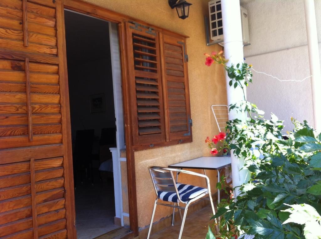 Eco-Apartments With Nice Garden Baška Voda Rom bilde