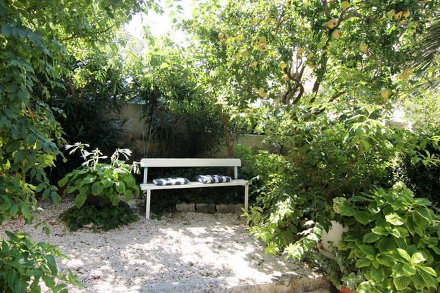 Eco-Apartments With Nice Garden Baška Voda Eksteriør bilde